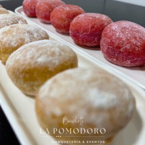 25 mini berlines rellenos de dulce de leche y frambuesa (6 cm aproximadamente)