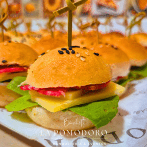 25 mini sándwich doble queso salame rúcula en mini frica