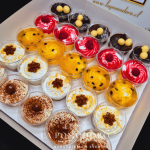 25 shot de postres 5 variedades (mousse tres chocolate, suspiro de frambuesas, chessecake maracuyá, tiramisú, tres leches)