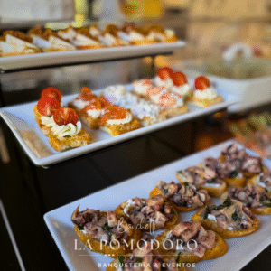 Pack 100 unid canapés, crostinis y tapas (DETALLES EN DESCRIPCIÓN)