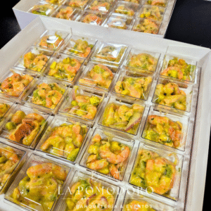 25 ceviches mixtos salmón, camarón y palta + cucharitas 60 gms