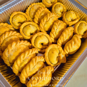 20 empanadas VEGGIE (queso choclo y queso champiñón)