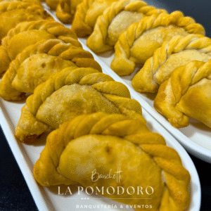 25 empanadas de cóctel masa tradicional (napolitanas)