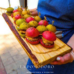 25 mini hamburguesas chédar aros de cebolla tocino en pan color