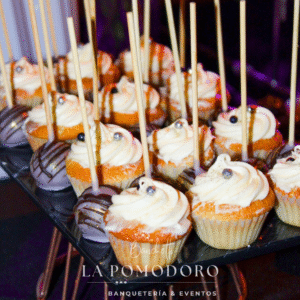 Pack 25 mini popcakes y 25 cupcakes decoración tradicional (2 colores)