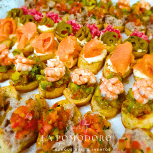 Pack - 45 tapas 3 variedades (mechada, salmón, guacamole camarón)