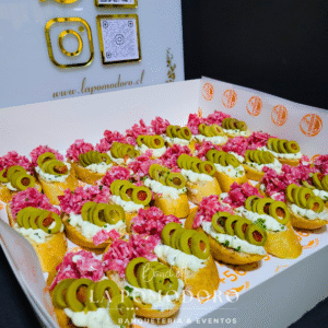 25 tapas mascarpone, salame y aceituna verde