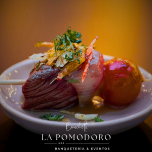 25 brochetas calientes de lomo saltado + salsa demiglas